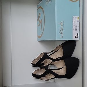 Women's LifeStride Giovanna 2.5"  heels size 11M